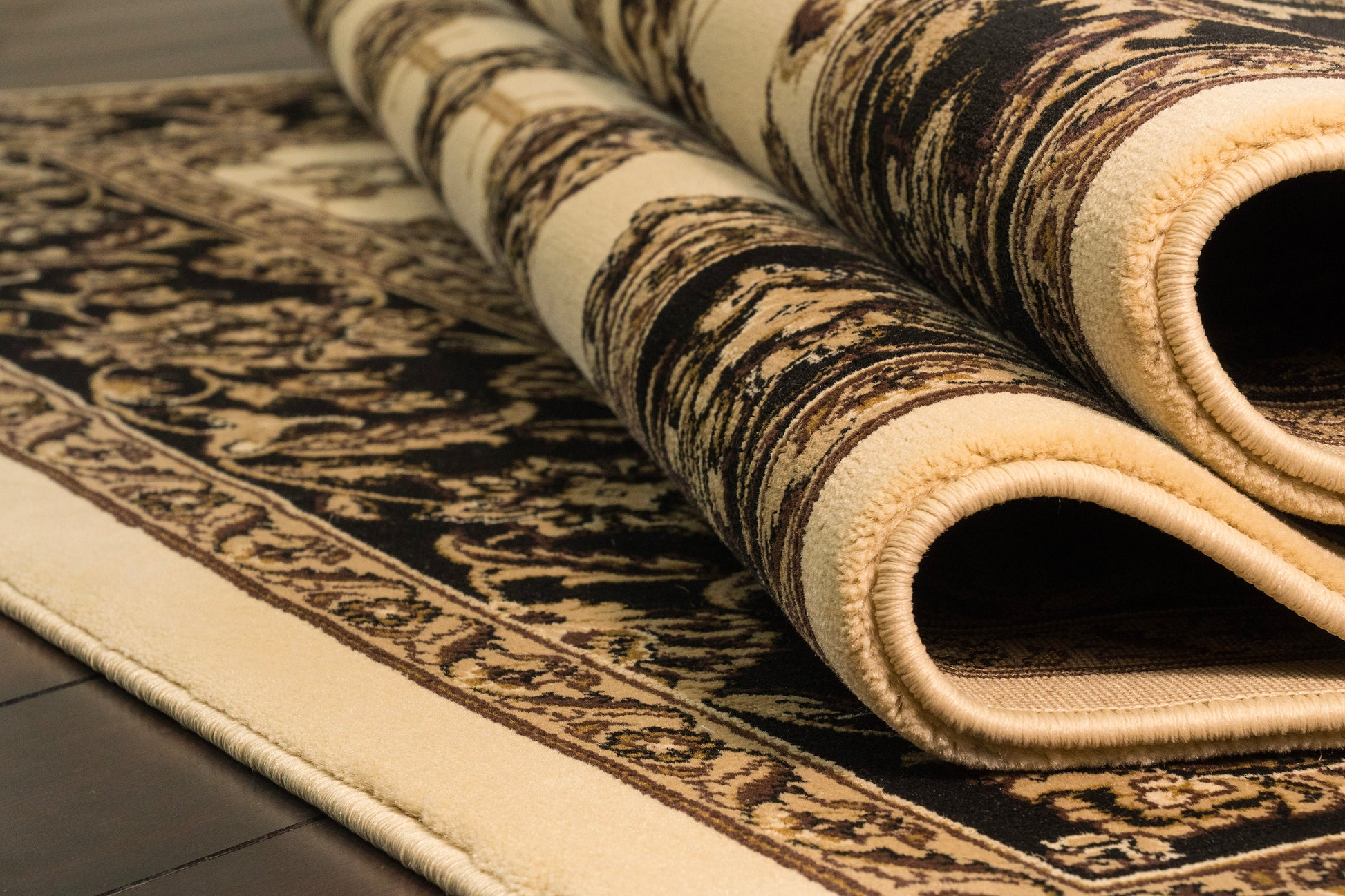 Legacy Traditional Cream/Brown Classic Medium Pile Rug