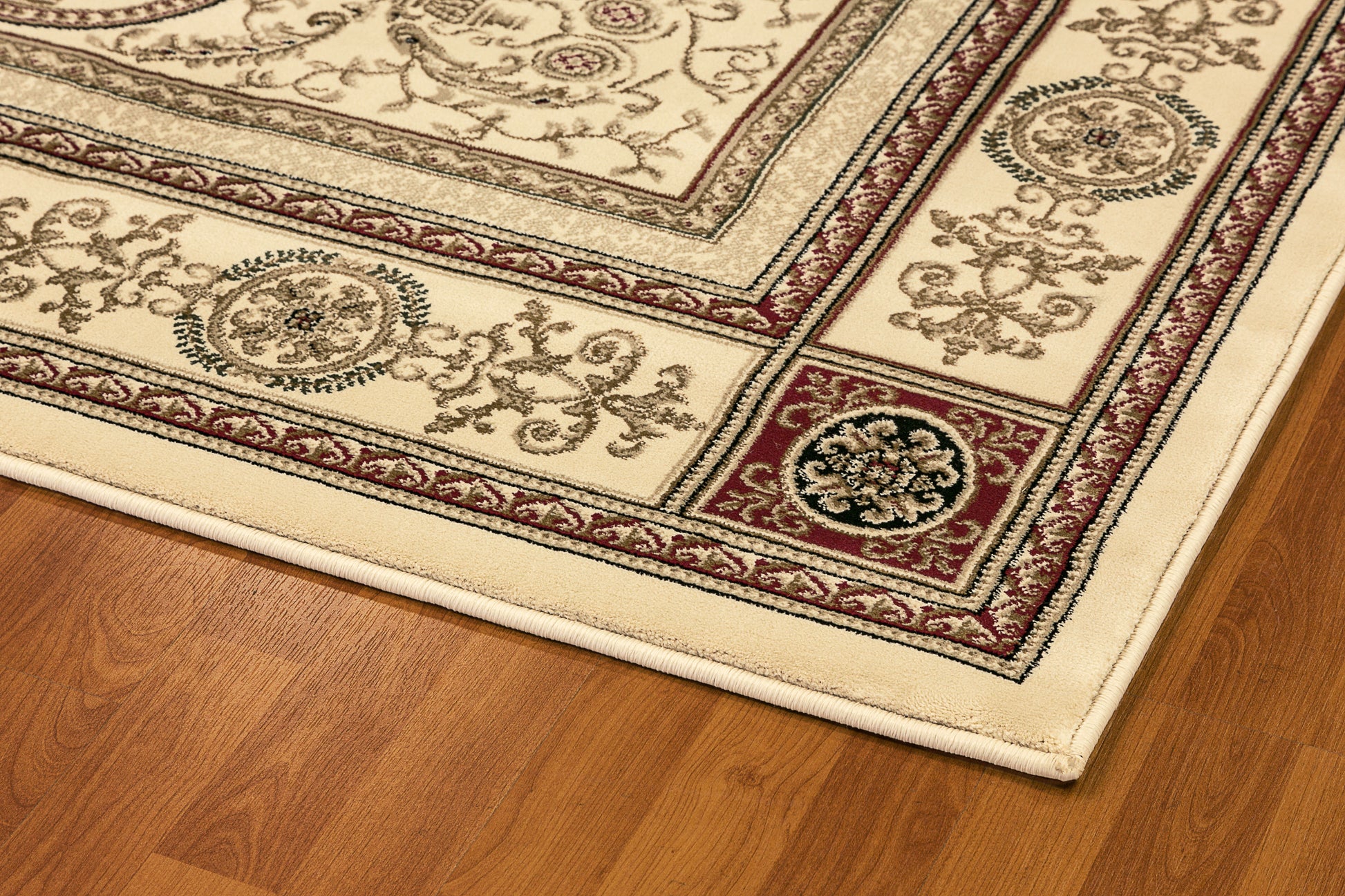 Legacy Traditional Ivory Classic Medium Pile Rug