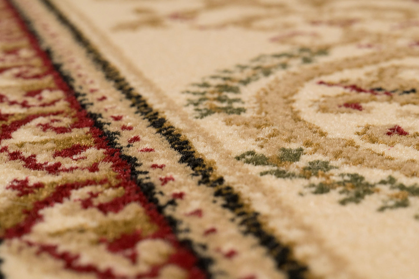 Legacy Traditional Ivory Classic Medium Pile Rug