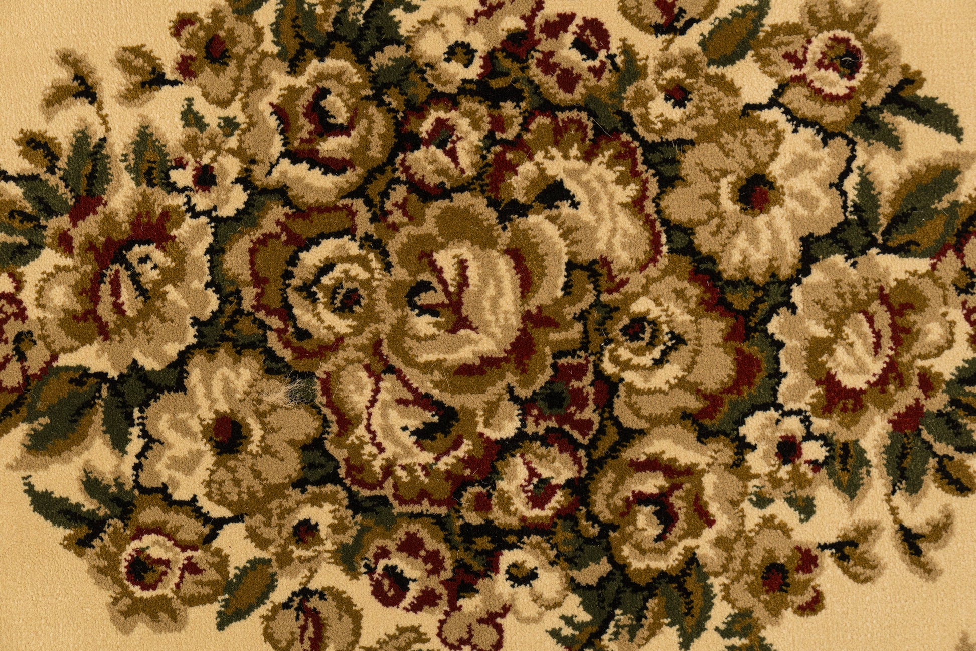 Legacy Traditional Ivory Classic Medium Pile Rug