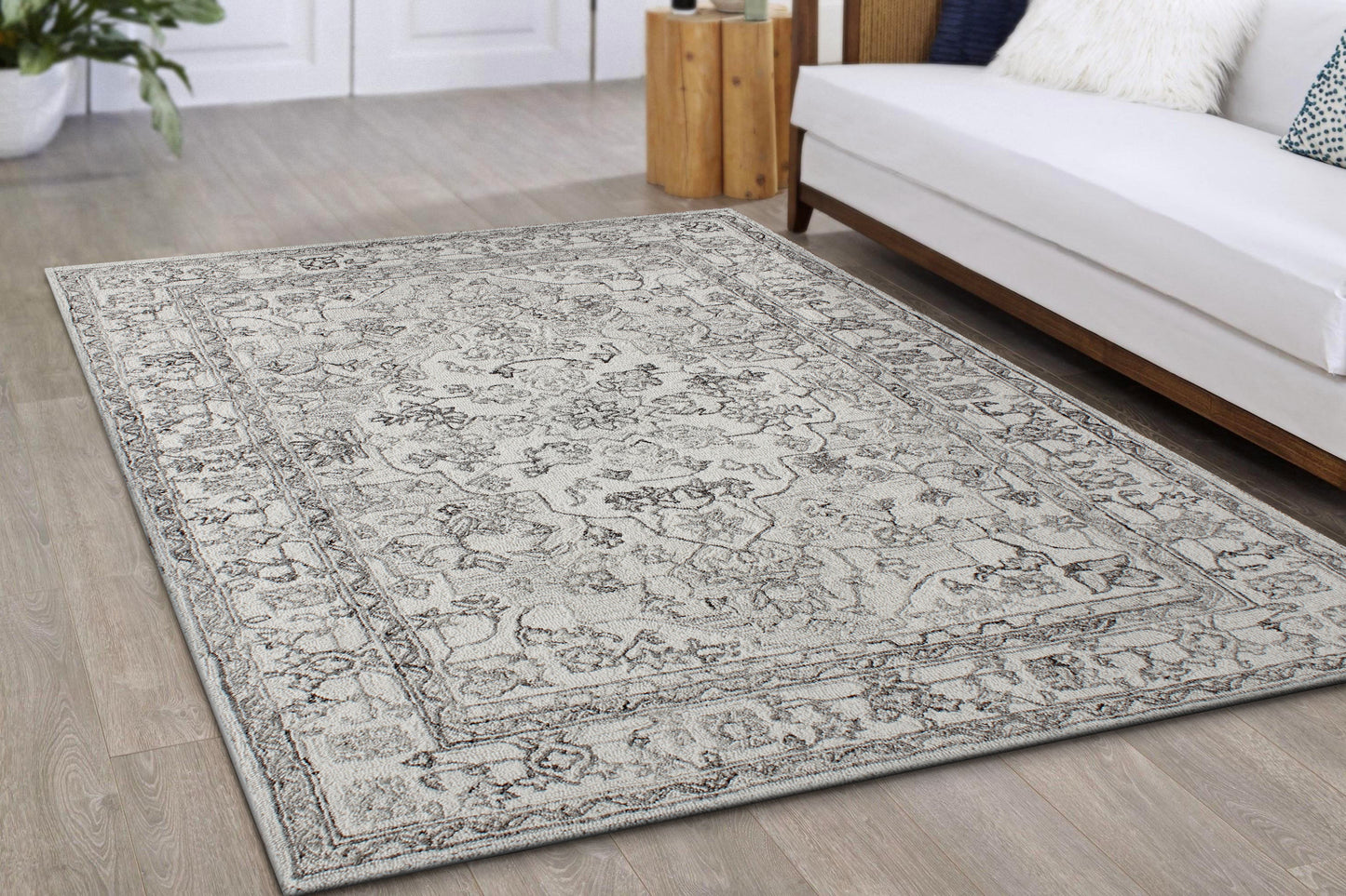 Legend Traditional Ivory/Natural Oriental Low Pile Rug