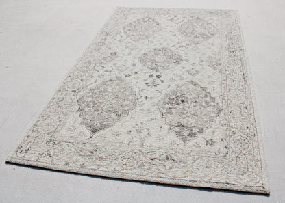 Legend Traditional Ivory/Natural Oriental Low Pile Rug