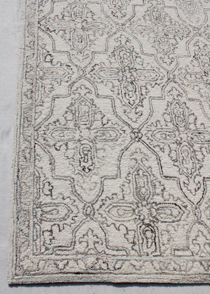 Legend Traditional Ivory/Natural Oriental Low Pile Rug