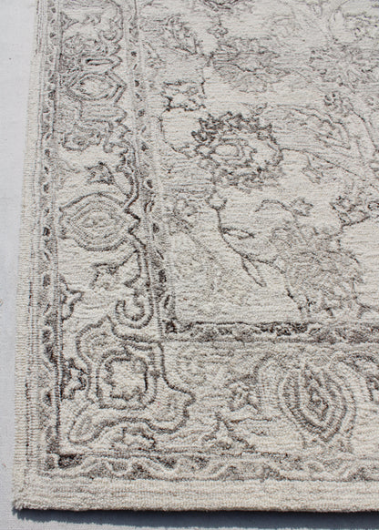 Legend Traditional Ivory/Natural Oriental Low Pile Rug