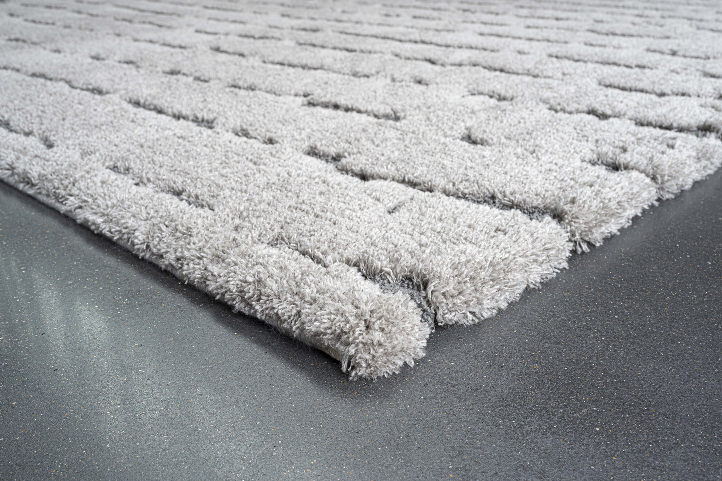 Masai Modern Grey Geometric Shag Rug