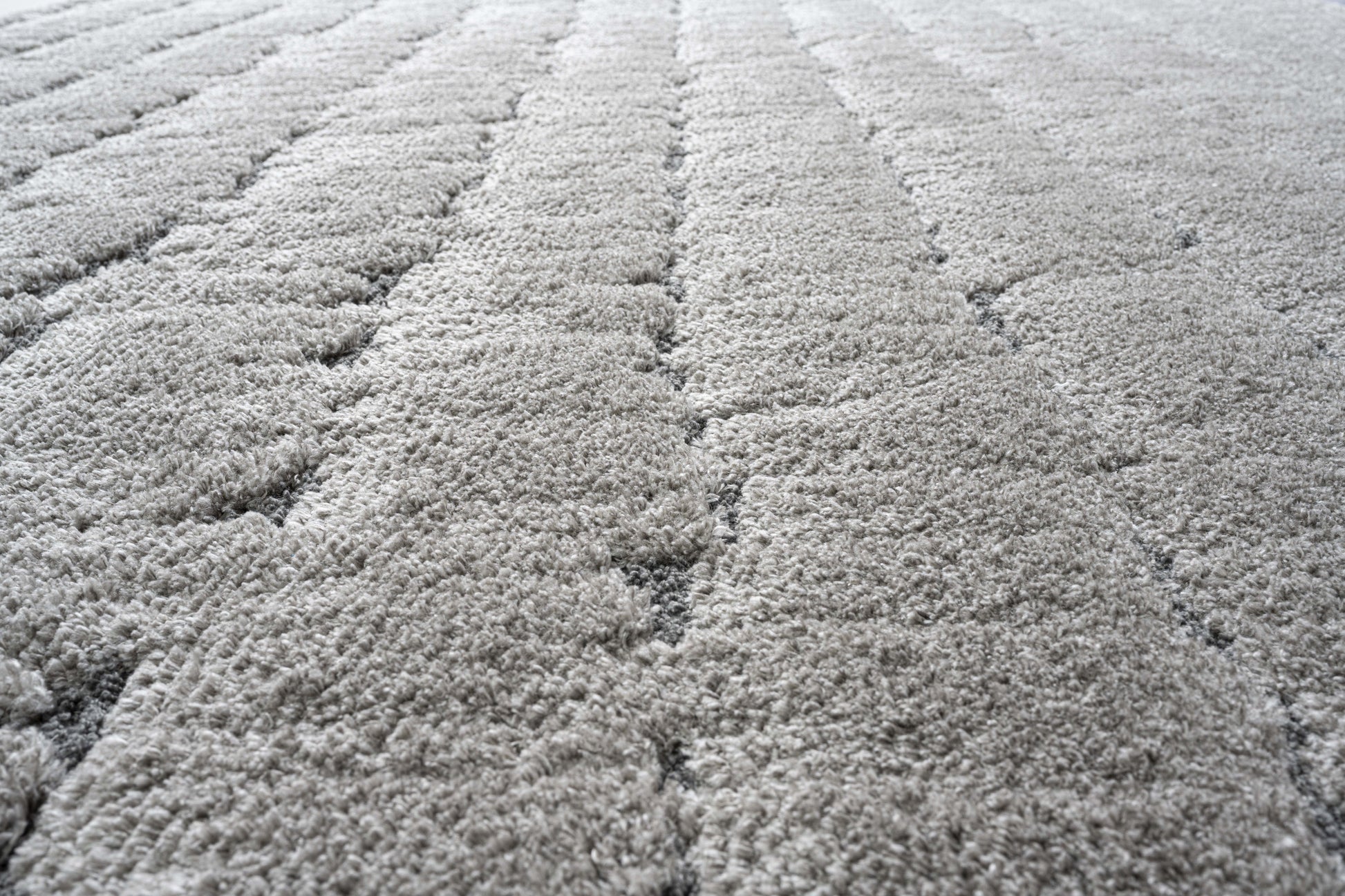 Masai Modern Grey Geometric Shag Rug
