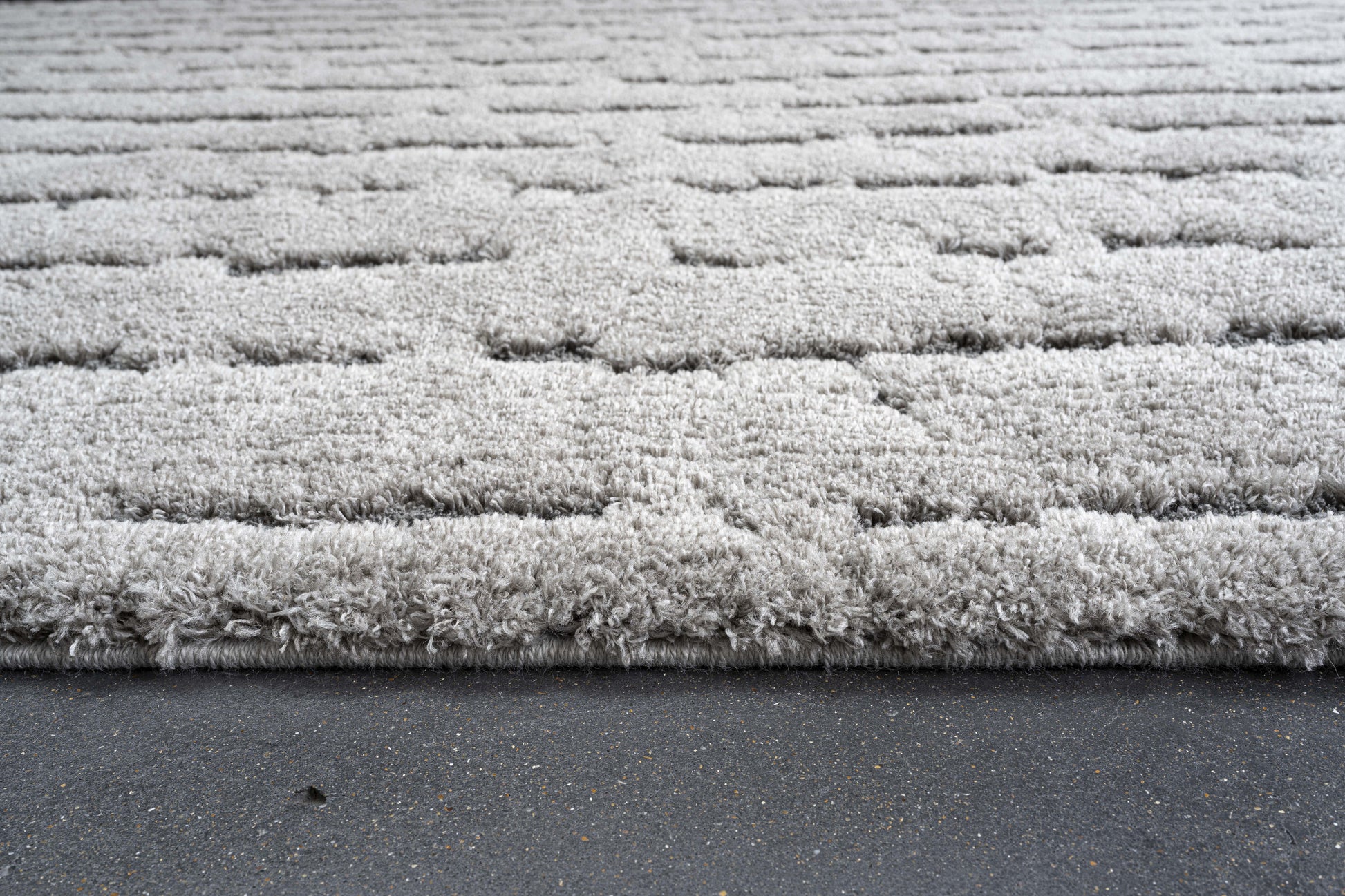 Masai Modern Grey Geometric Shag Rug