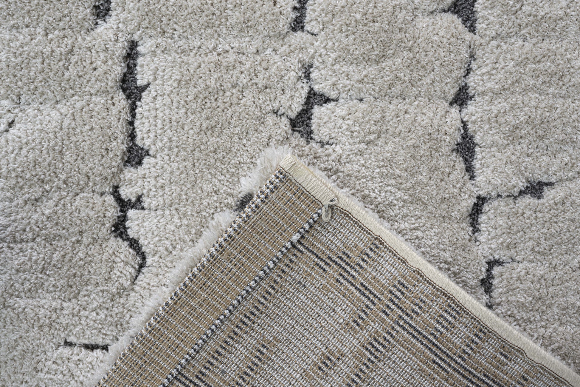 Masai Modern Ivory Geometric Shag Rug