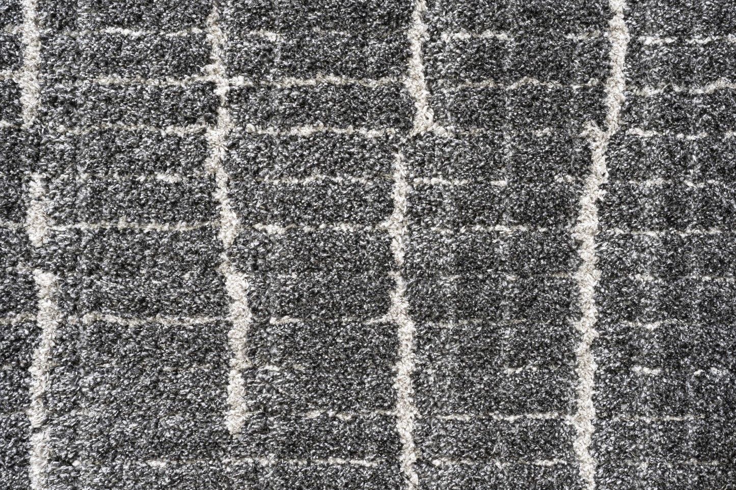 Masai Modern Black/White Geometric Shag Rug