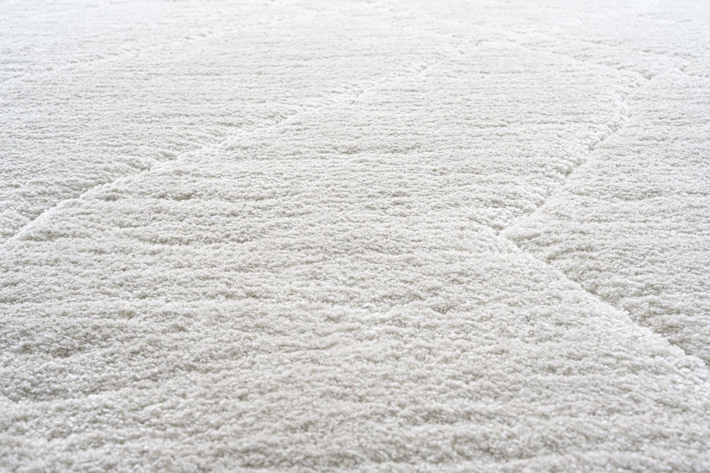Masai Modern Ivory Geometric Shag Rug