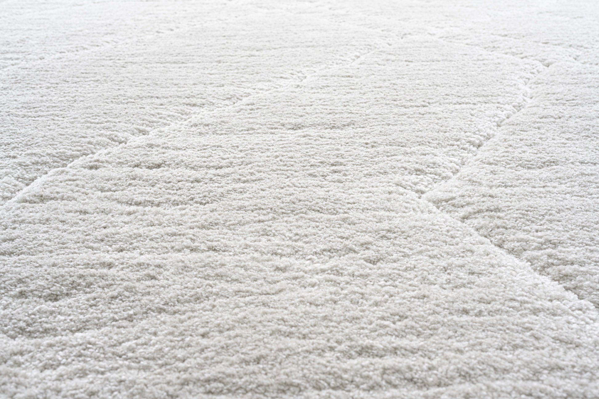 Masai Modern Ivory Geometric Shag Rug