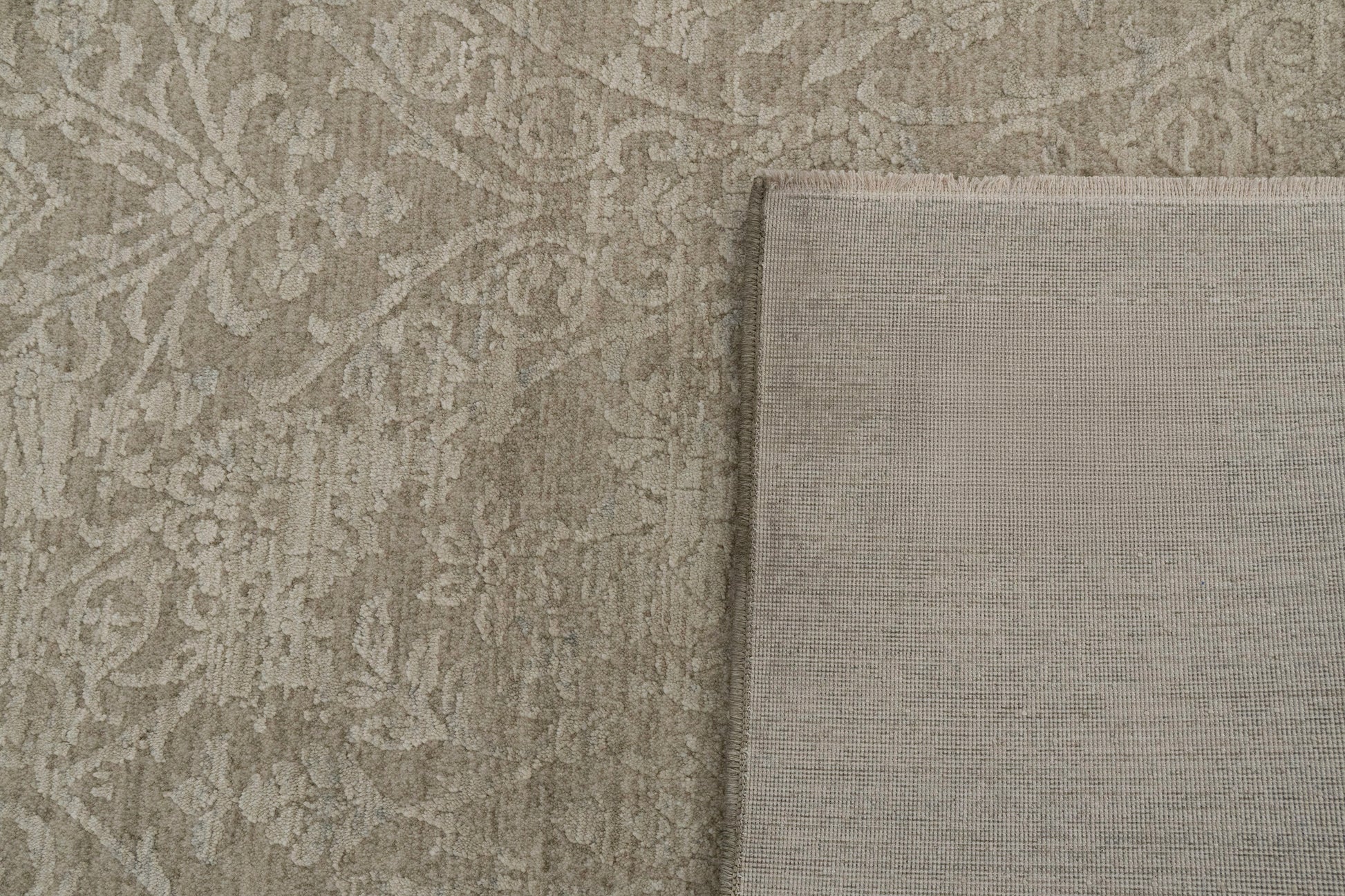 Meadow Transitional Light Beige/Cream Damask Medium Pile Rug