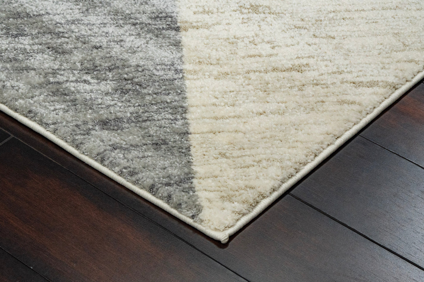 Monroe Modern Ivory/Grey Geometric Medium Pile Rug