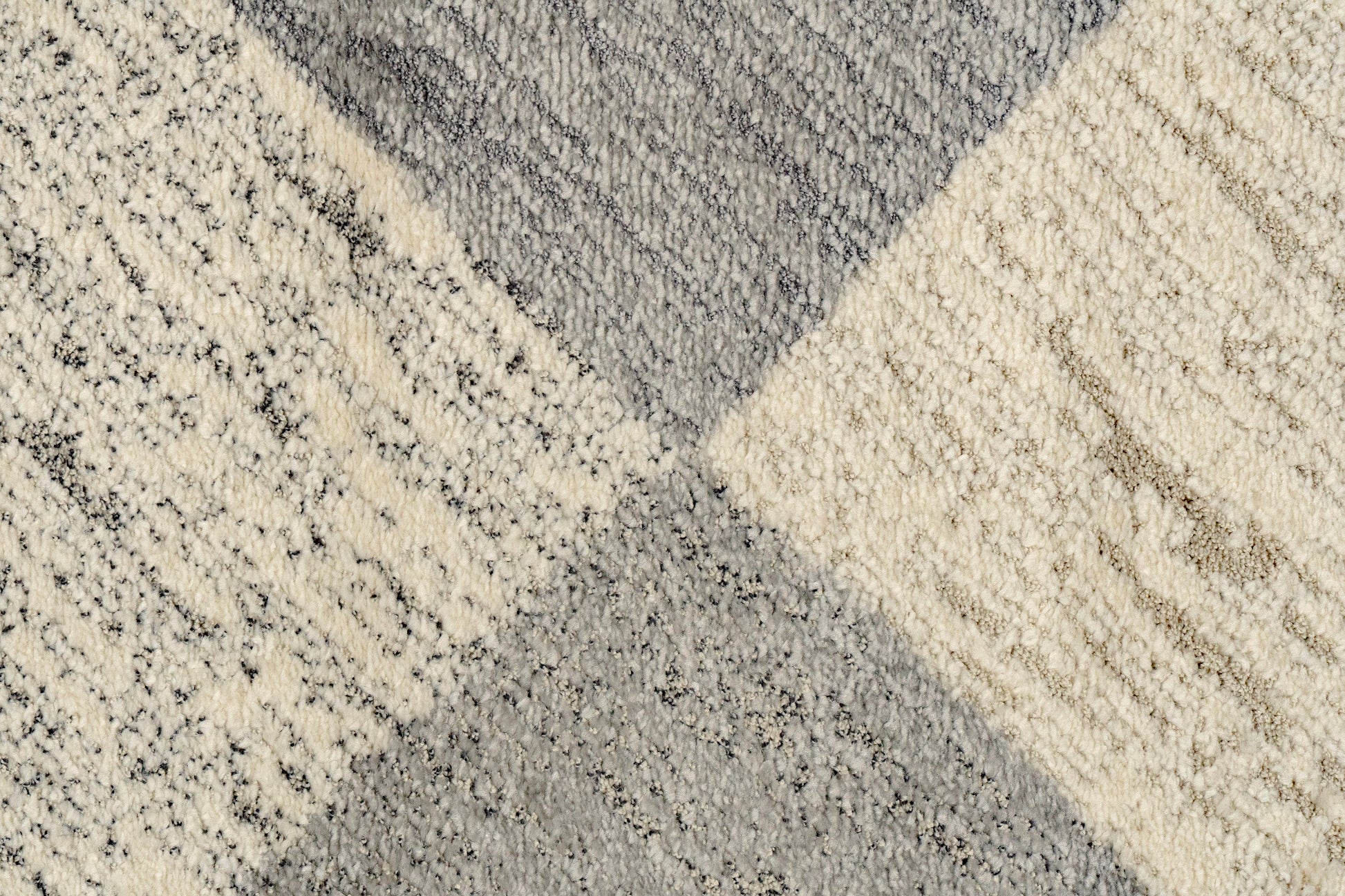Monroe Modern Ivory/Grey Geometric Medium Pile Rug