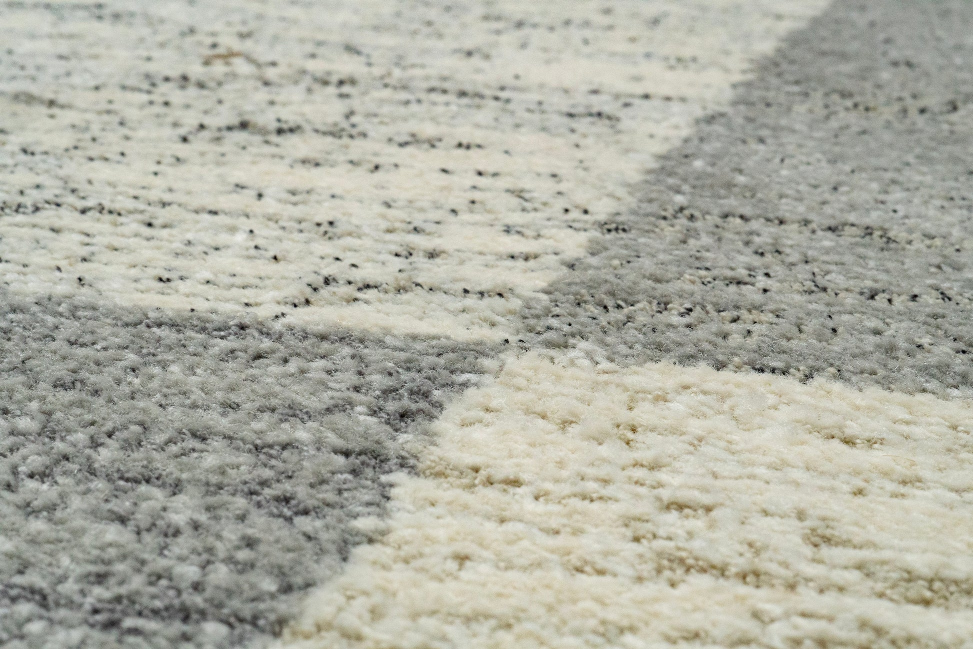 Monroe Modern Ivory/Grey Geometric Medium Pile Rug