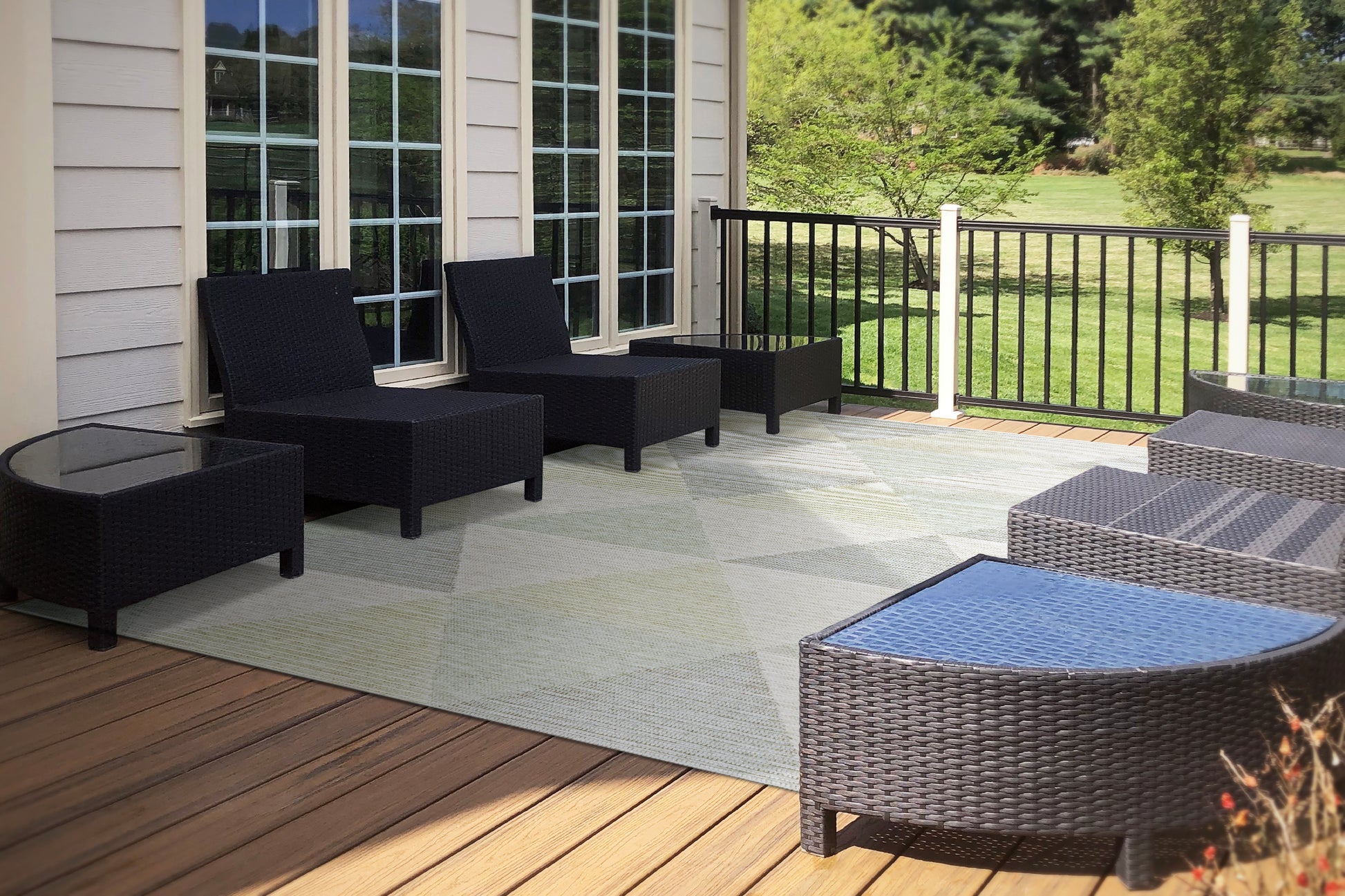 Newport Contemporary Green Indoor/Outdoor No Pile Rug