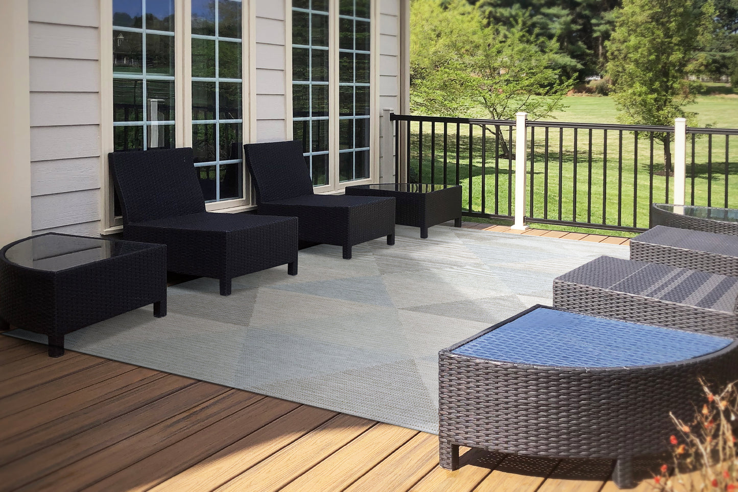 Newport Contemporary Blue/Ivory Indoor/Outdoor No Pile Rug