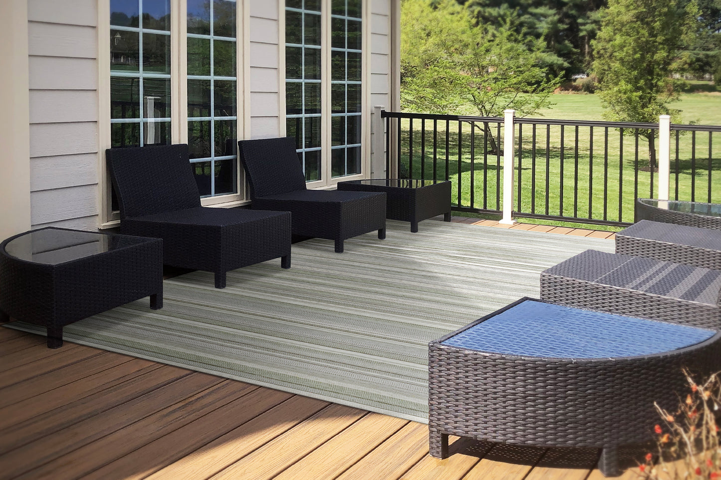 Newport Contemporary Green/Ivory Indoor/Outdoor No Pile Rug