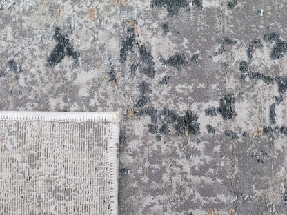 Quartz Traditional Light Grey Distressed Medium Pile Rug