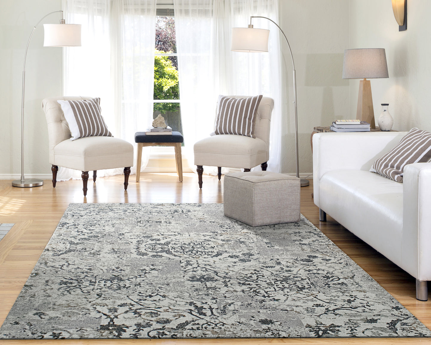 Quartz Traditional Light Grey Distressed Medium Pile Rug