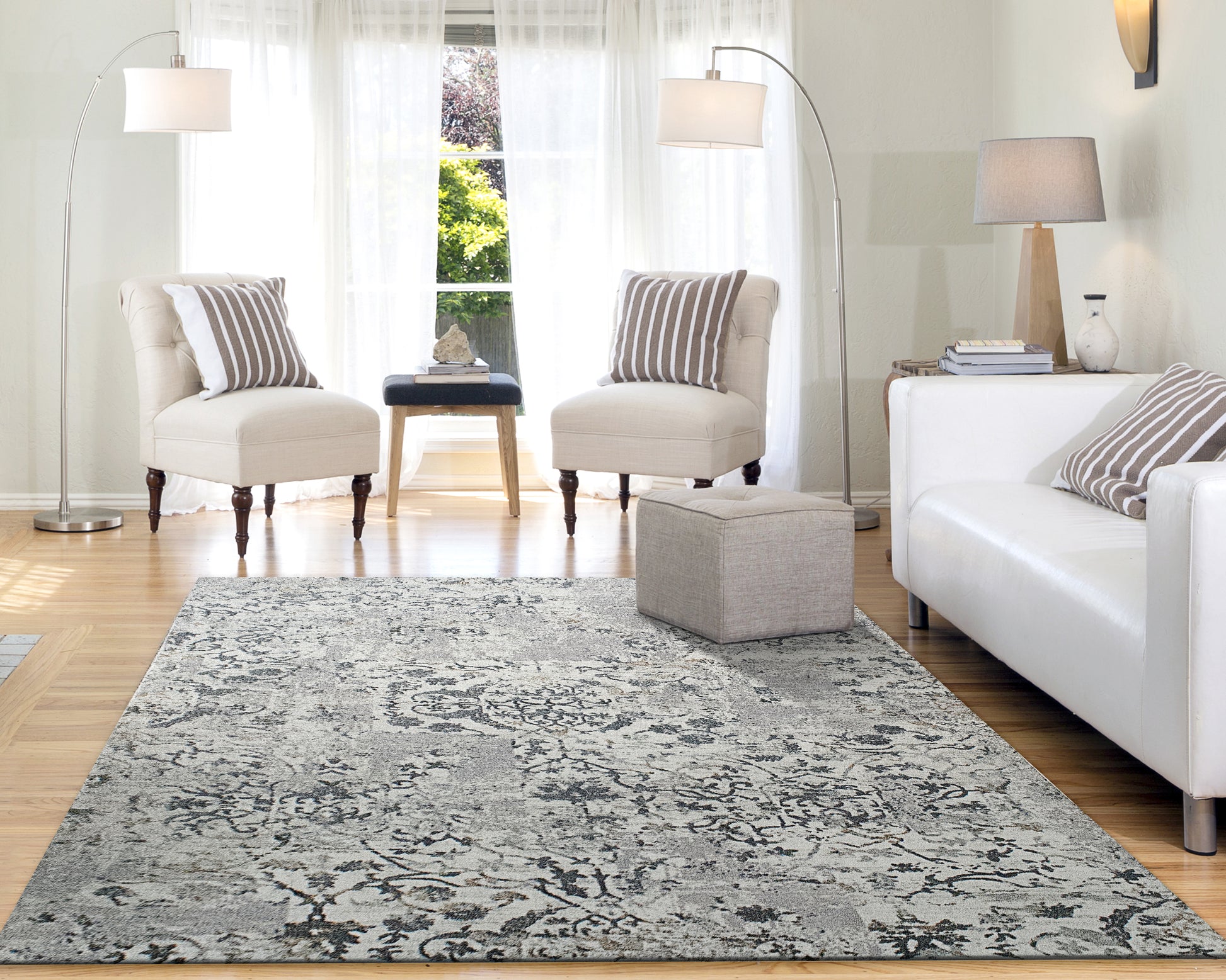 Quartz Traditional Light Grey Distressed Medium Pile Rug