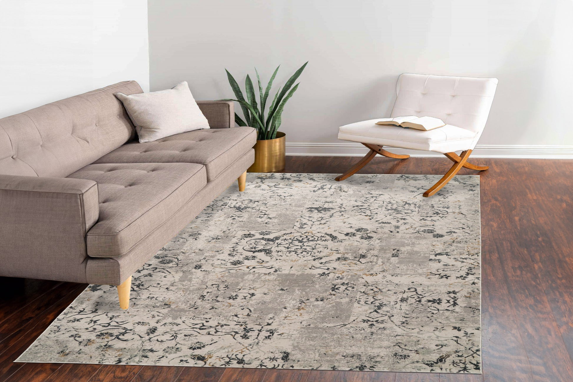 Quartz Traditional Light Grey Distressed Medium Pile Rug