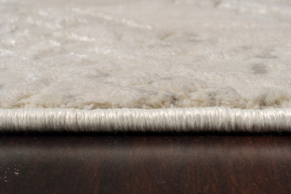 Quartz Traditional Ivory Distressed Medium Pile Rug