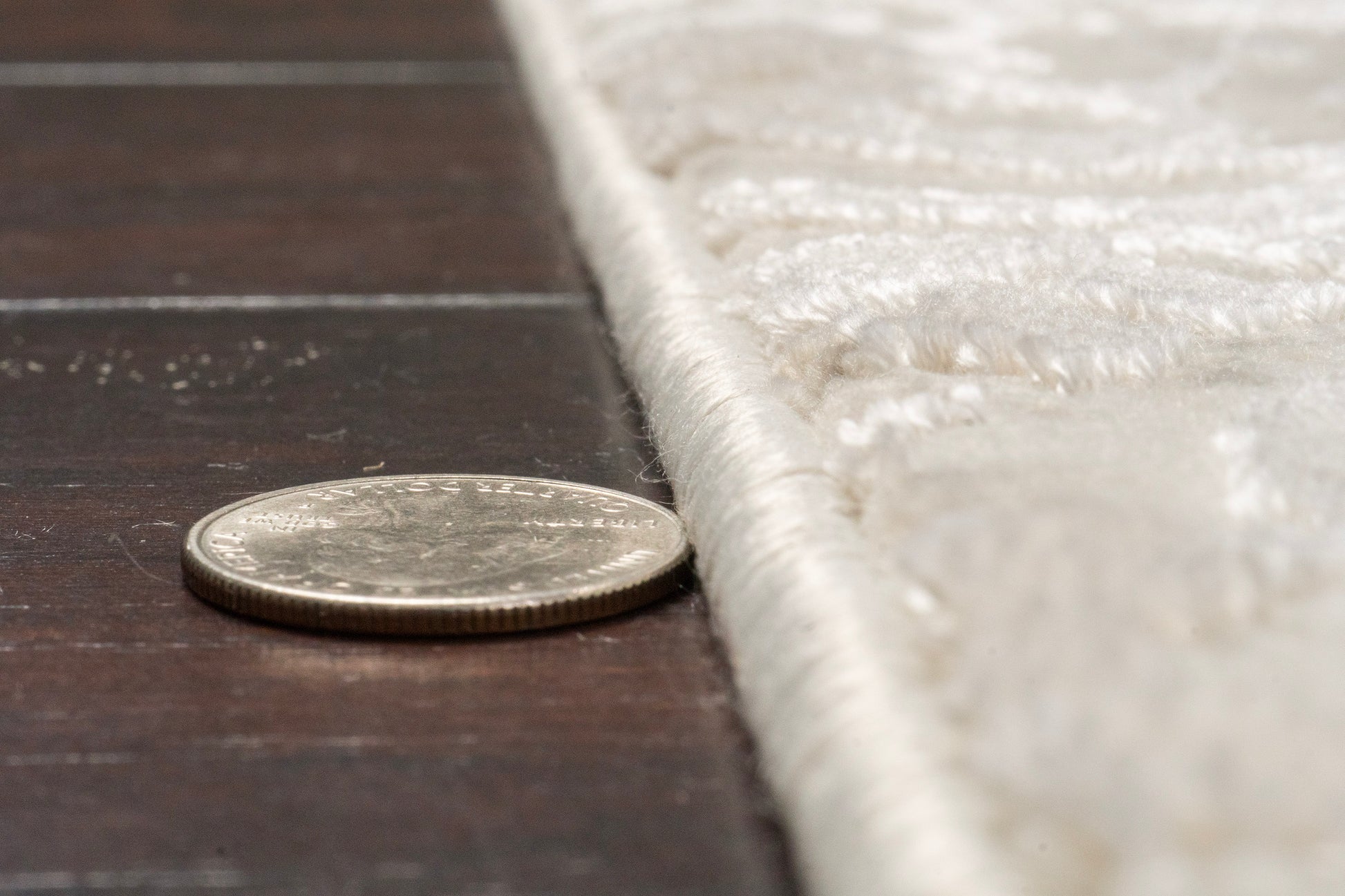 Quartz Traditional Ivory Distressed Medium Pile Rug