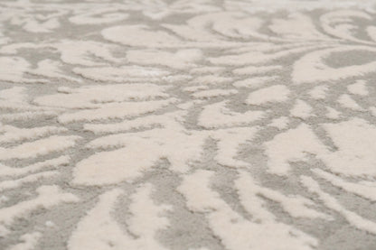 Quartz Traditional Light Grey Distressed Medium Pile Rug