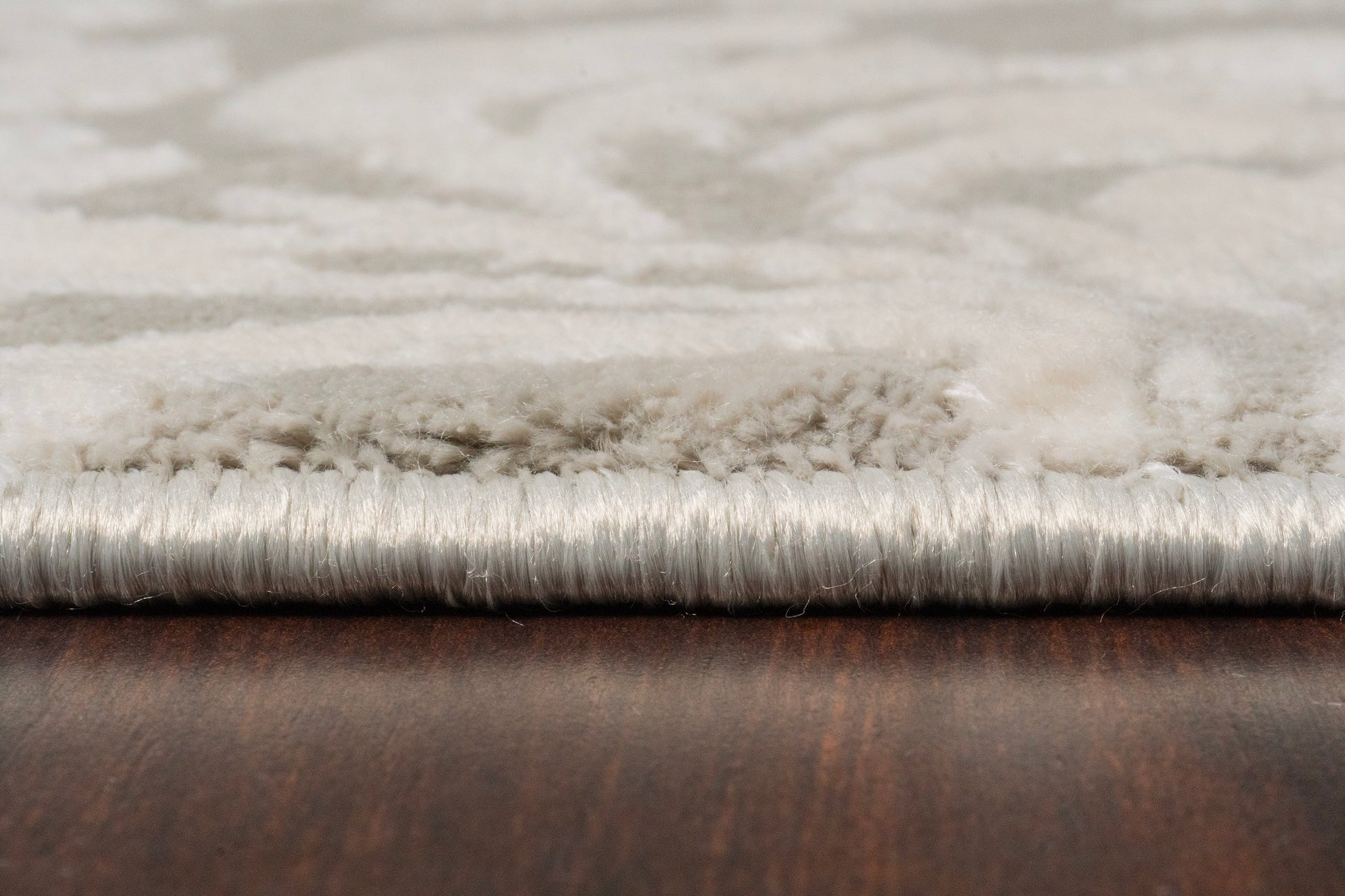 Quartz Traditional Light Grey Distressed Medium Pile Rug