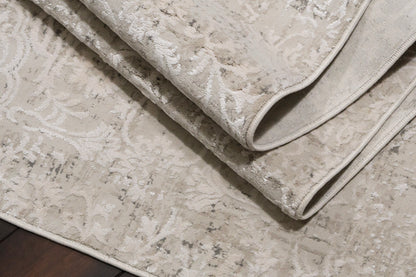 Quartz Traditional Ivory/Beige Distressed Medium Pile Rug