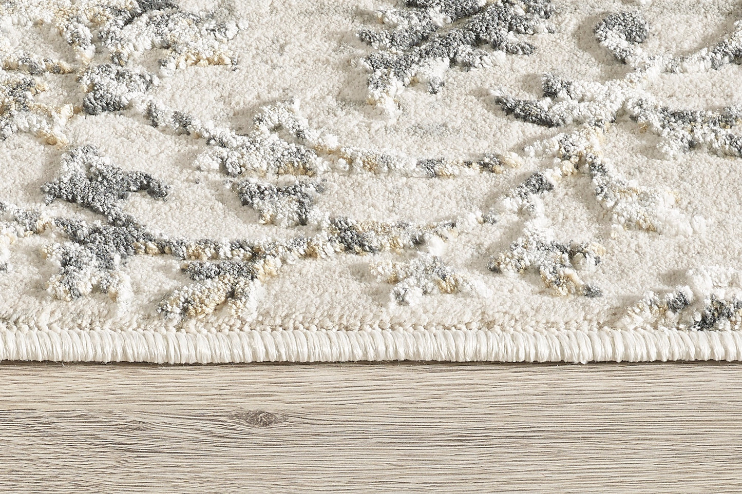 Quartz Traditional Beige Distressed Medium Pile Rug