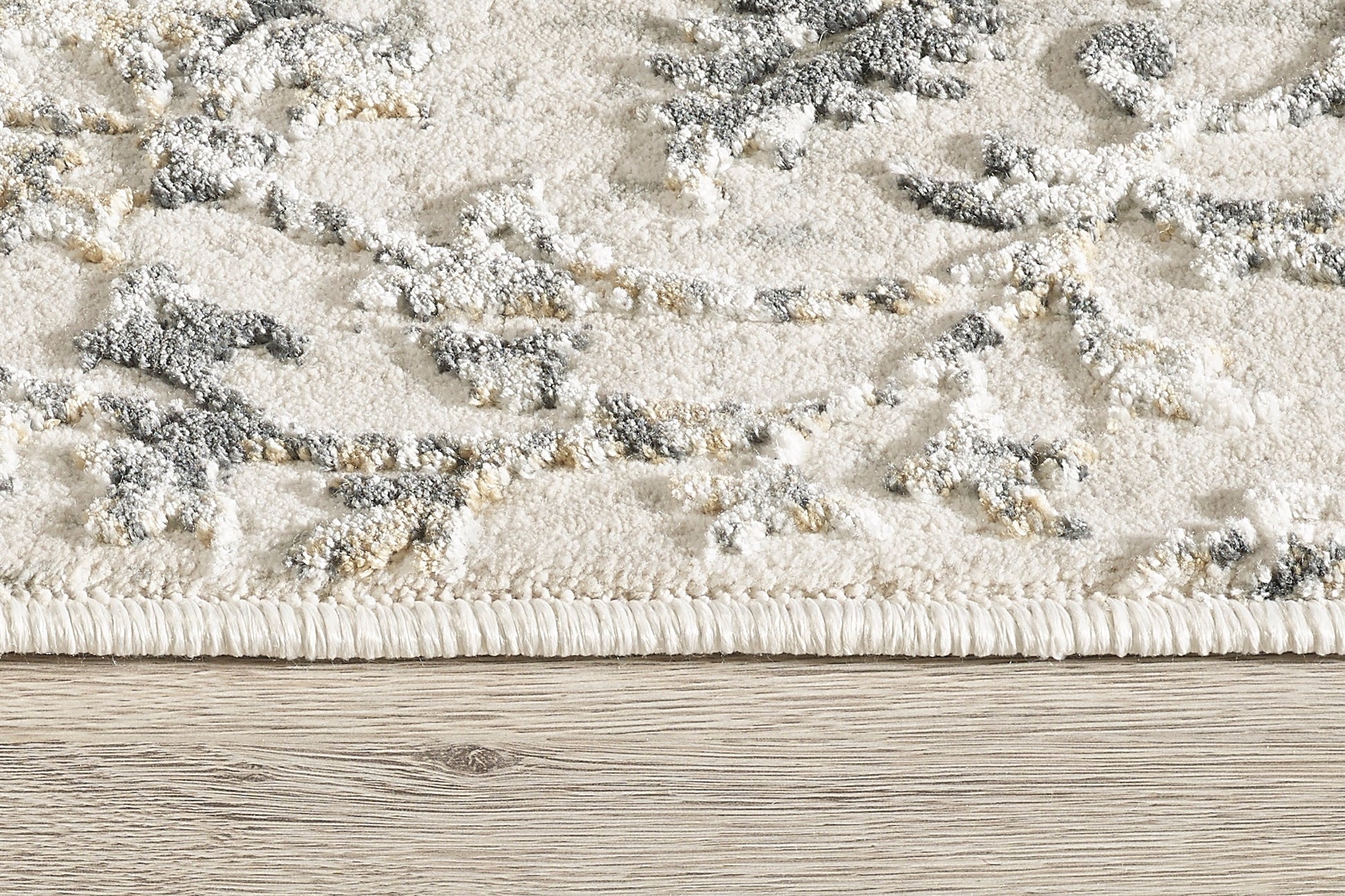 Quartz Traditional Beige Distressed Medium Pile Rug
