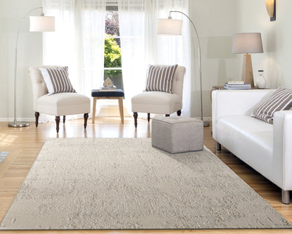 Quartz Traditional Ivory/Beige Distressed Medium Pile Rug