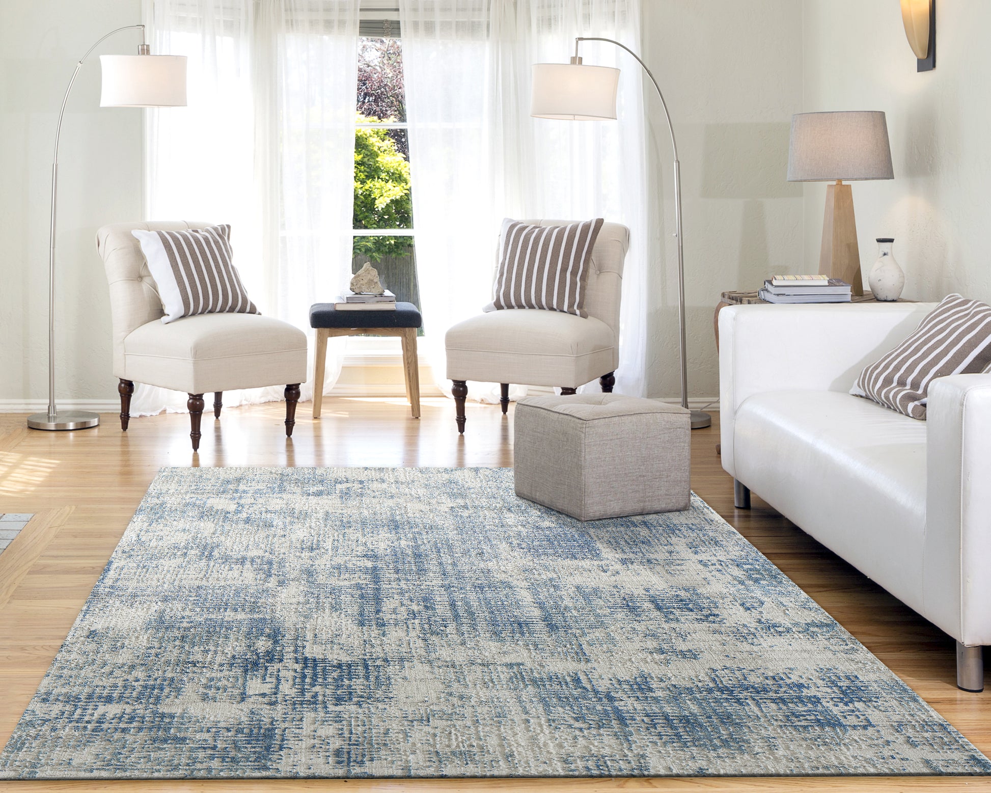 Quartz Traditional Blue Distressed Medium Pile Rug