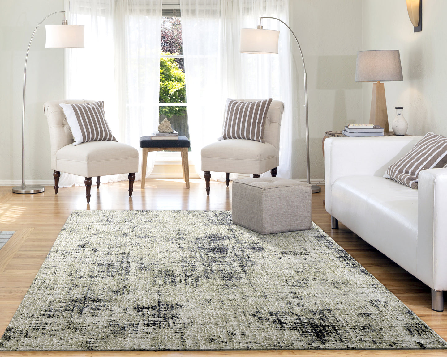 Quartz Traditional Grey Distressed Medium Pile Rug