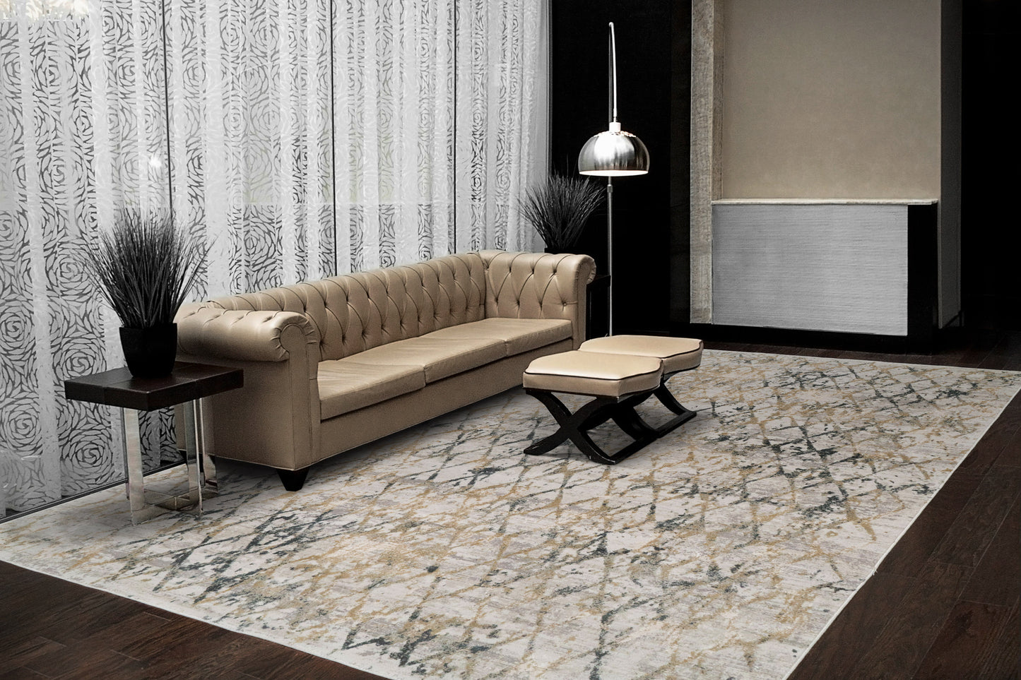 Quartz Traditional Light Beige/Grey Distressed Medium Pile Rug