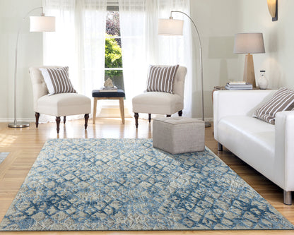 Quartz Traditional Ivory/Blue Distressed Medium Pile Rug