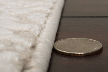 Quartz Traditional Ivory Distressed Medium Pile Rug