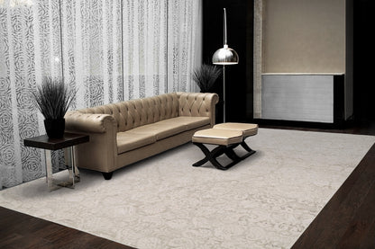 Quartz Traditional Ivory Distressed Medium Pile Rug