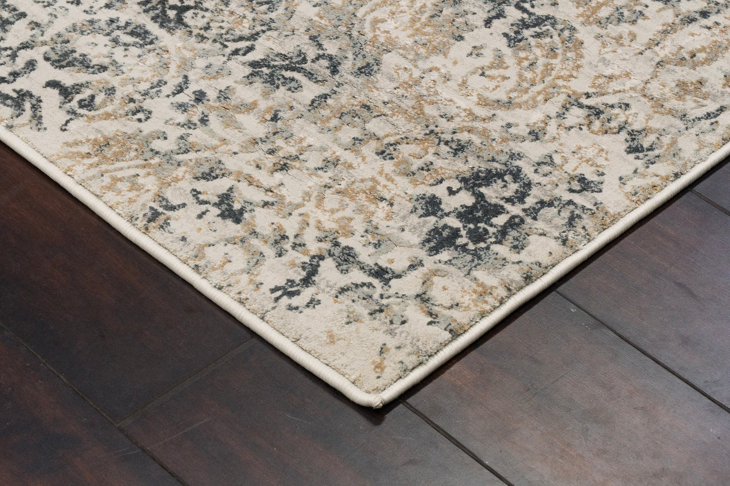 Quartz Traditional Light Beige/Grey Distressed Medium Pile Rug
