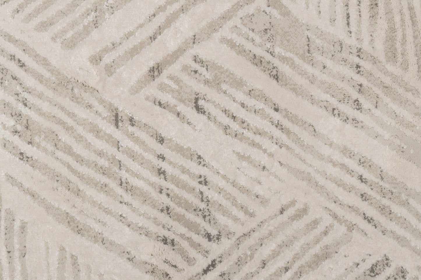 Quartz Transitional Ivory Distressed Medium Pile Rug
