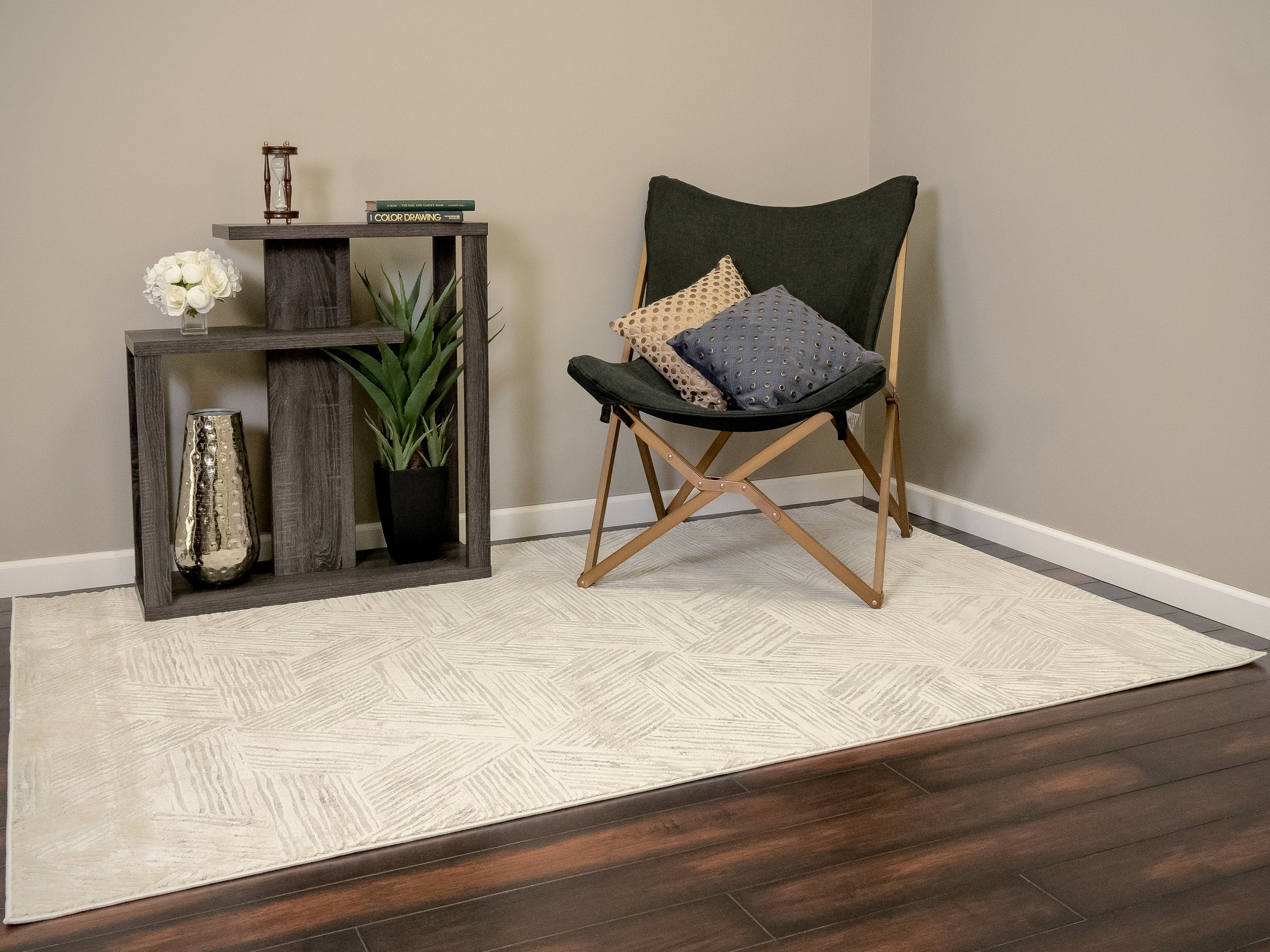Quartz Transitional Ivory Distressed Medium Pile Rug