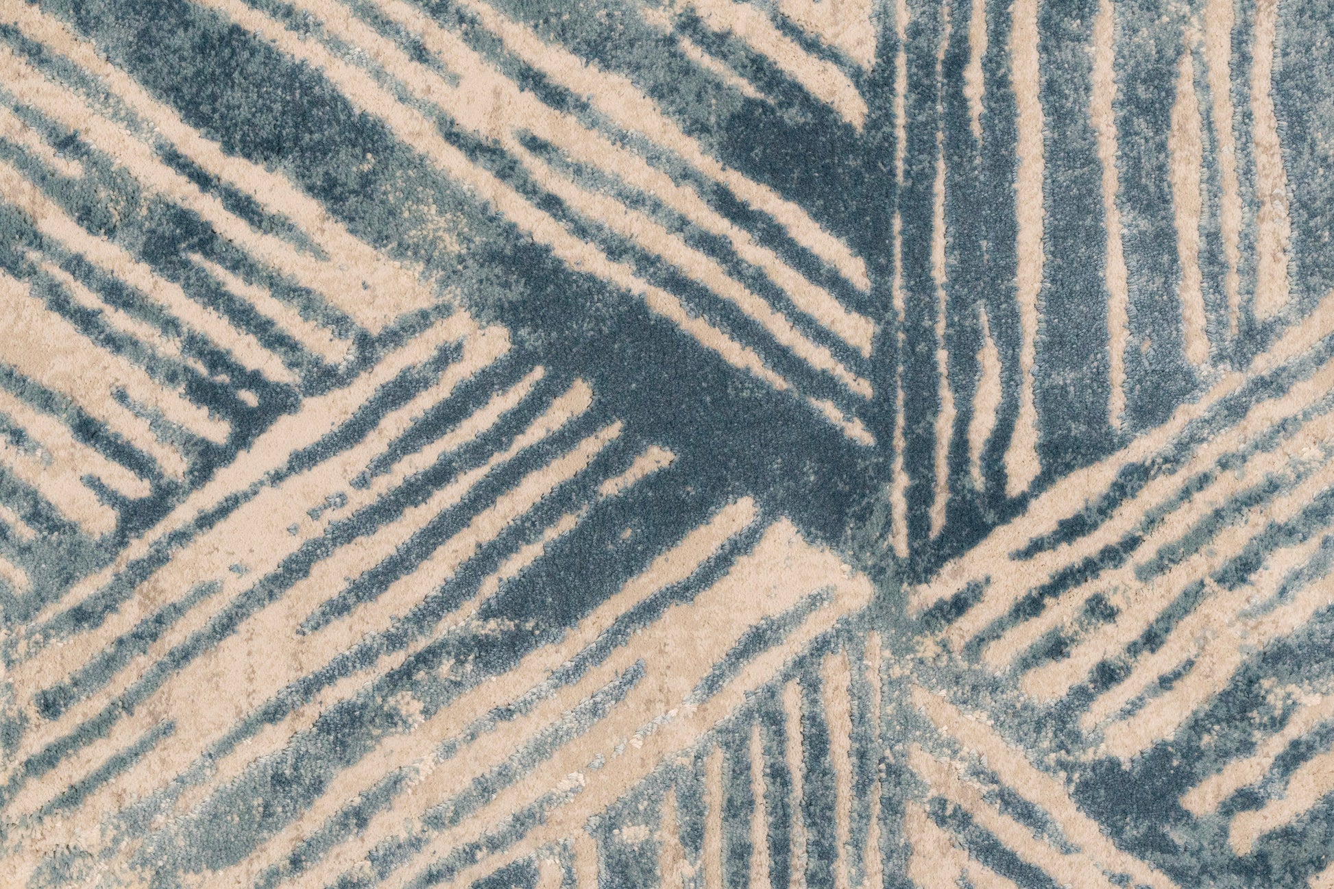 Quartz Transitional Beige/Blue Distressed Medium Pile Rug