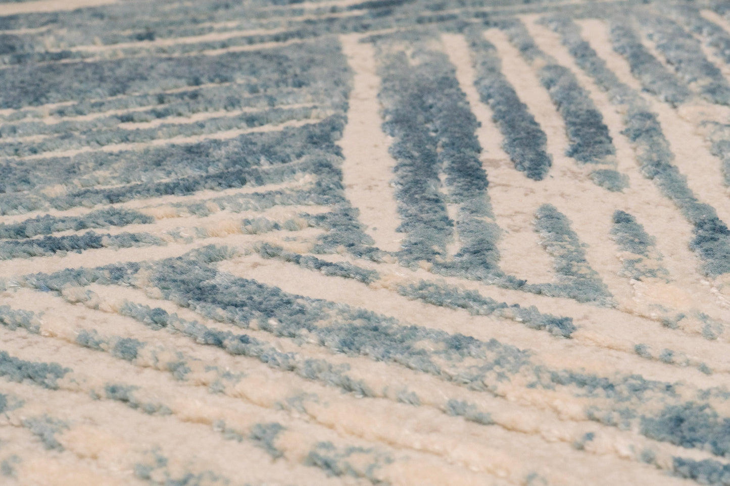Quartz Transitional Beige/Blue Distressed Medium Pile Rug