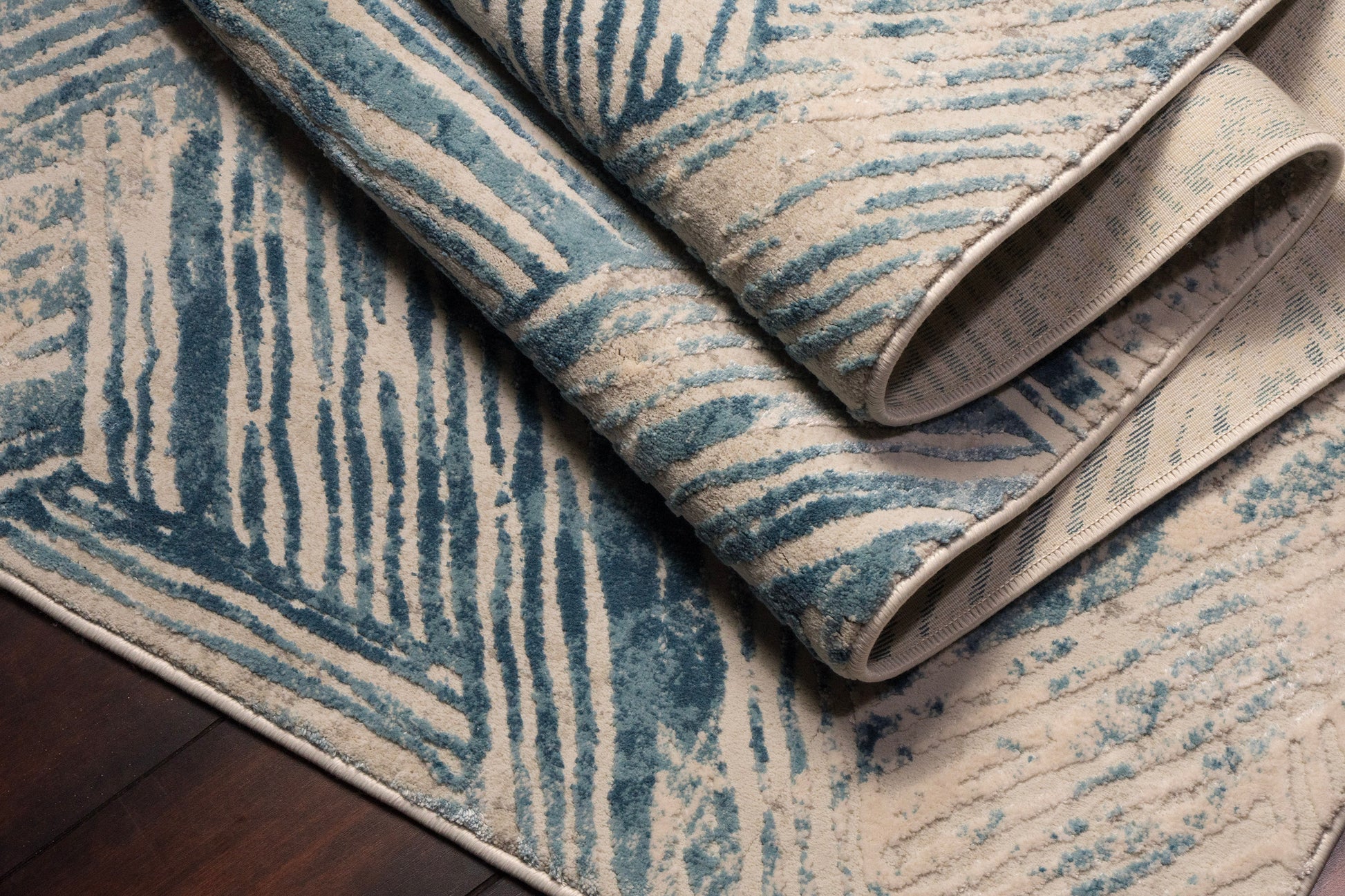 Quartz Transitional Beige/Blue Distressed Medium Pile Rug