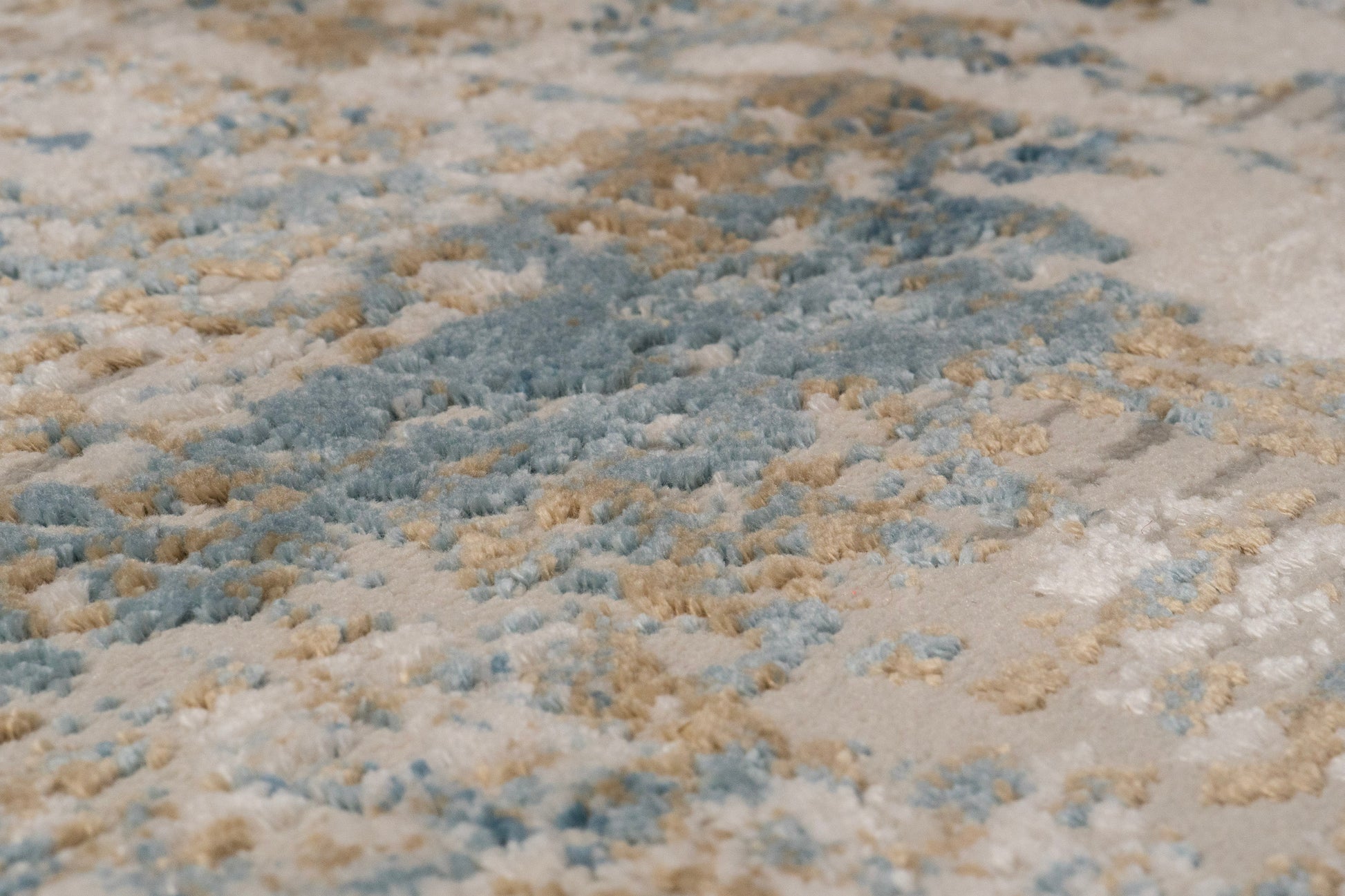 Quartz Transitional Ivory/Blue Distressed Medium Pile Rug