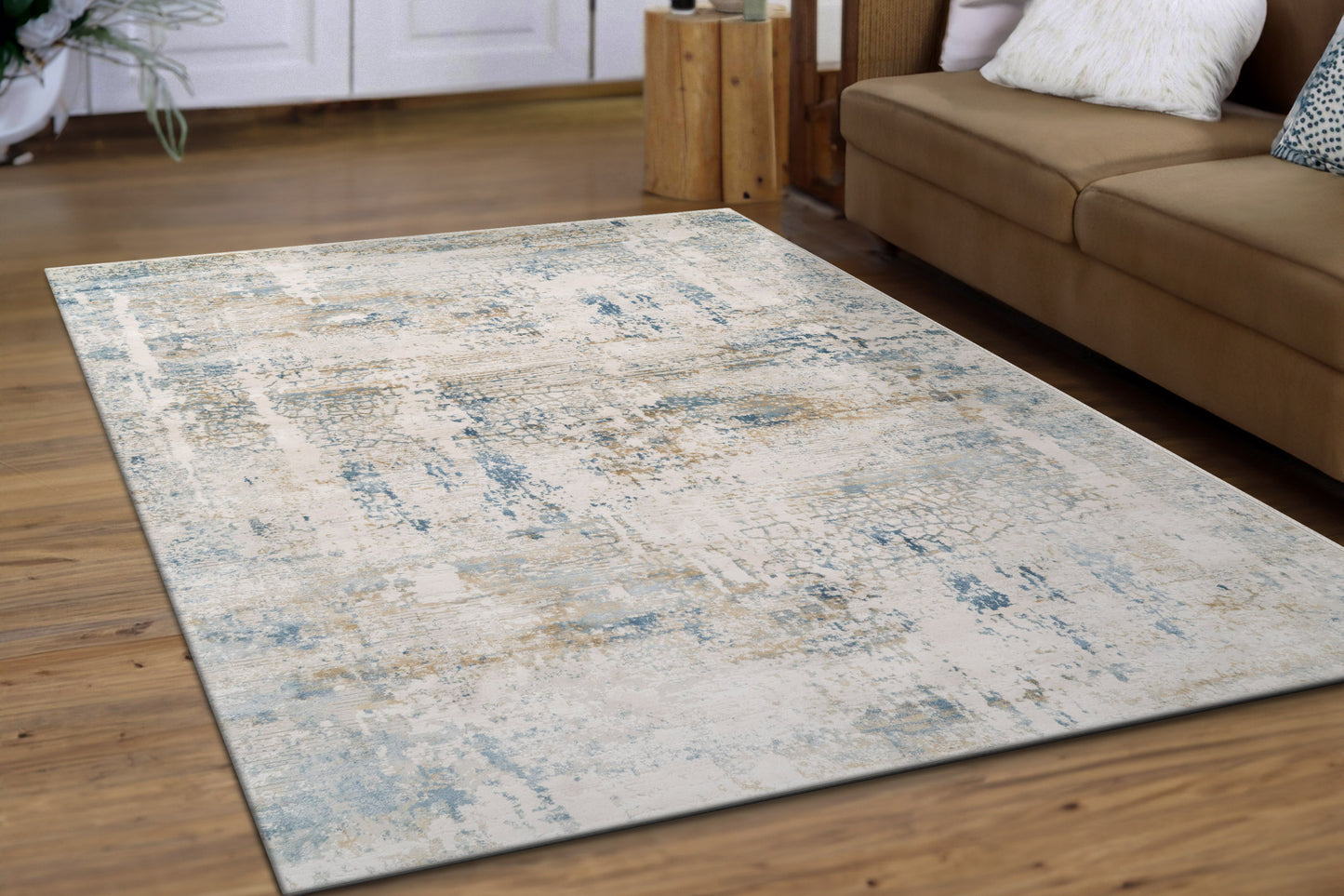 Quartz Transitional Ivory/Blue Distressed Medium Pile Rug