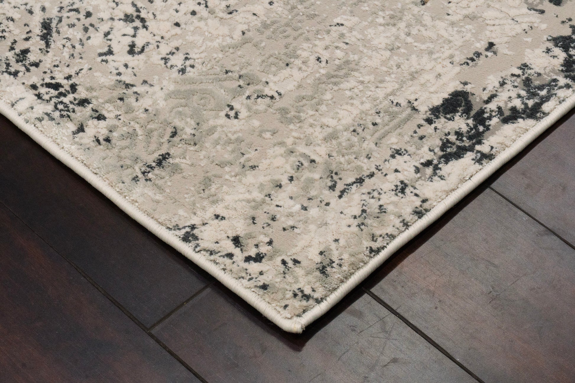 Quartz Transitional Ivory/Grey Distressed Medium Pile Rug