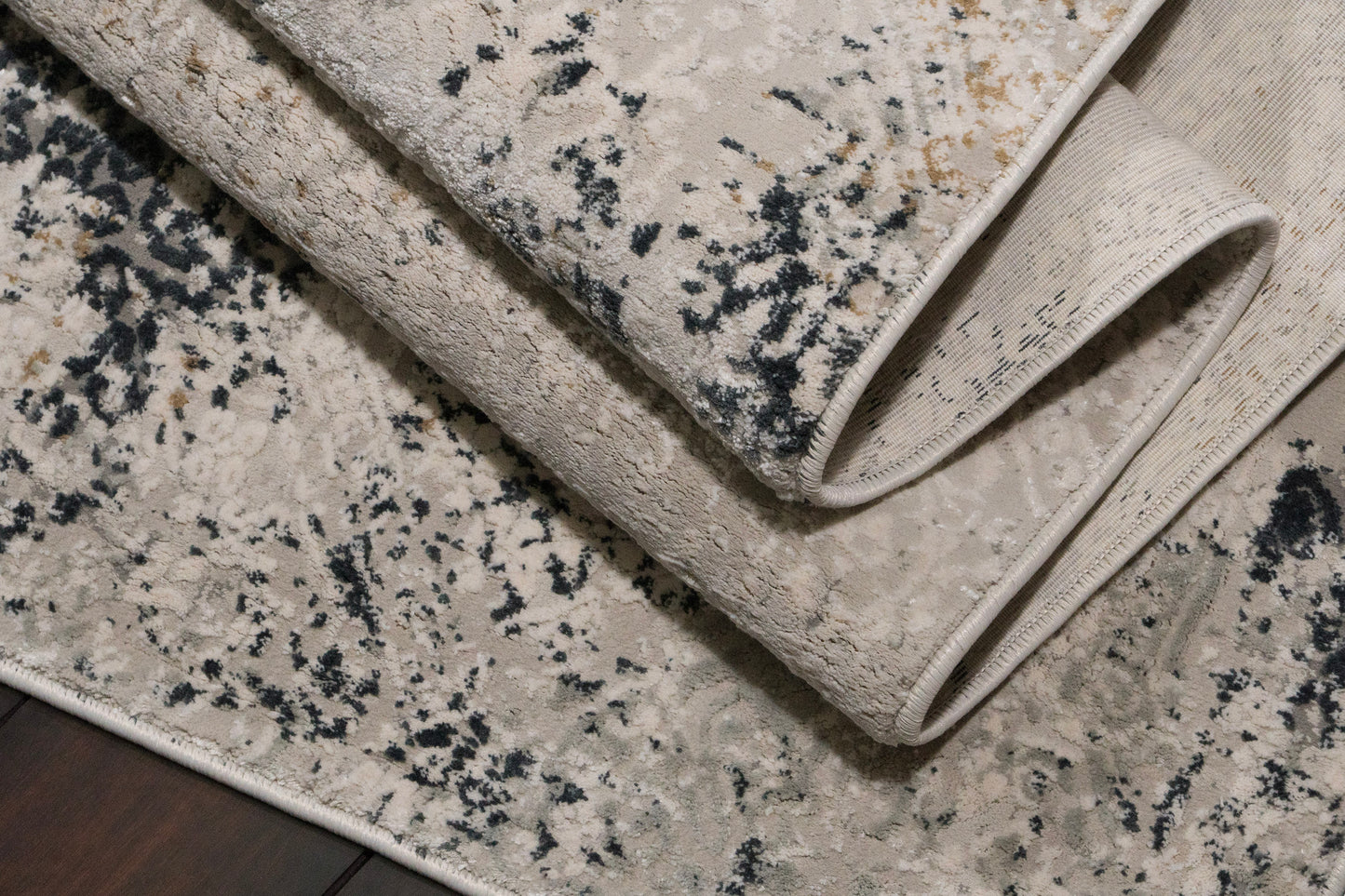 Quartz Transitional Ivory/Grey Distressed Medium Pile Rug